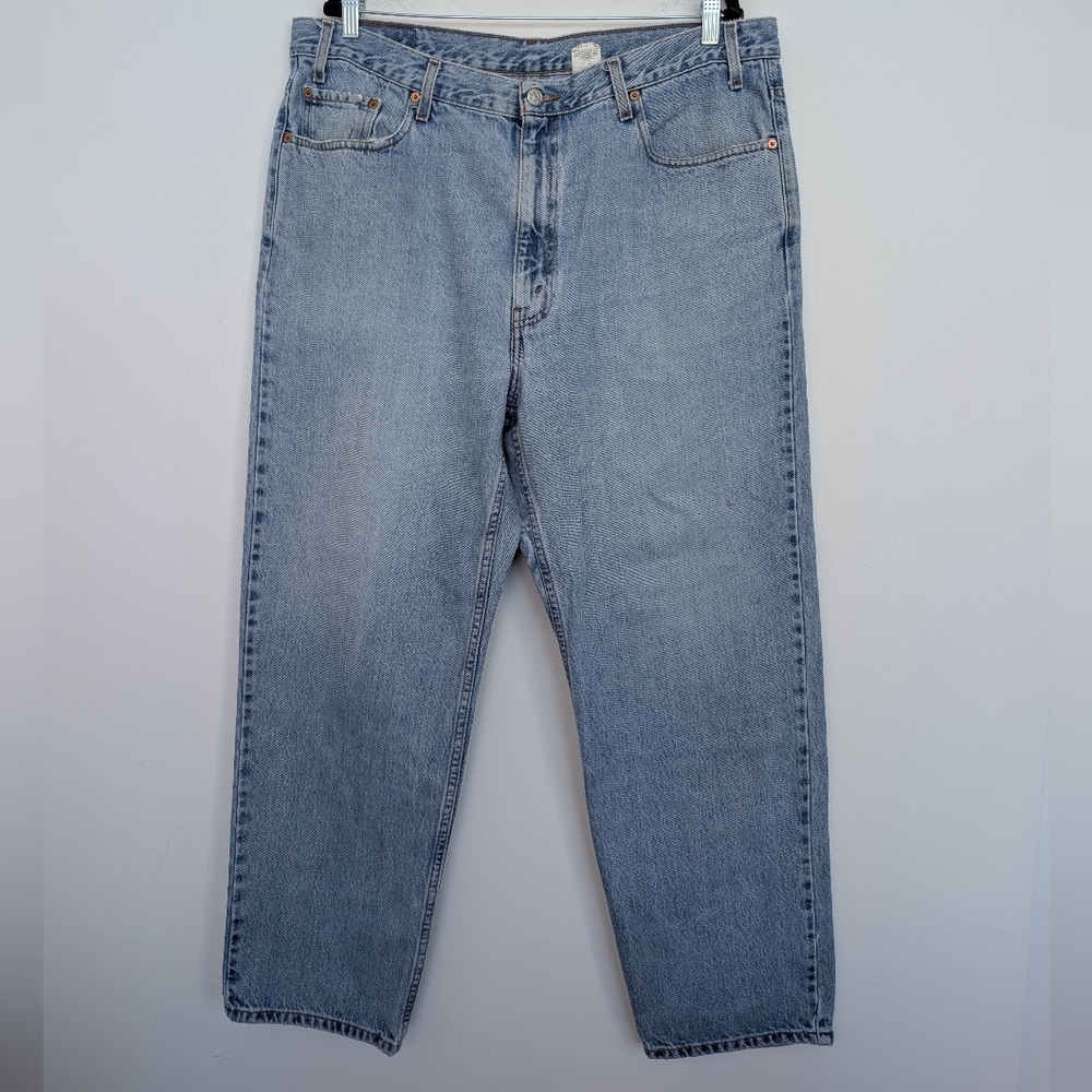 Authentic Vtg Y2K Levi's 550 Relaxed Fit Classic Light Blue Denim Jeans Sz 42x30